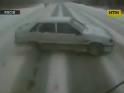 Заметена траса призвела до ДТП на Уралі
