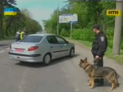 На Рівненщині перевіряють підозрілі автомобілі