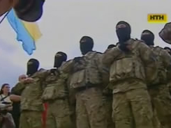 Кияни проводили в бій батальон "Азов"