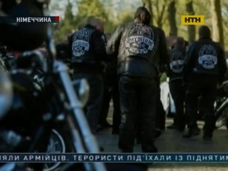 В Німеччині члени байкерських клубів розпочали перестрілку