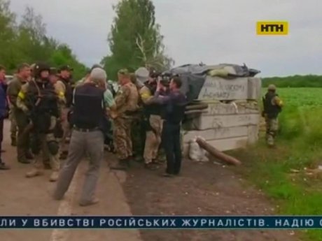 Военные жалуются на обстрелы блокпостов на Юго-Востоке Украины