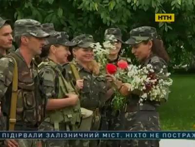 В Ривне из зоны АТО вернулась женская бригада связисток
