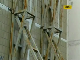 В Черкассах восьмой год разваливается многоэтажка