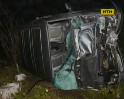 На Львовщине нетрезвый водитель врезался в толпу молодежи