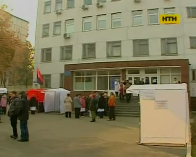 Співробітники столичної поліклініки викрили корупційні дії керівниці