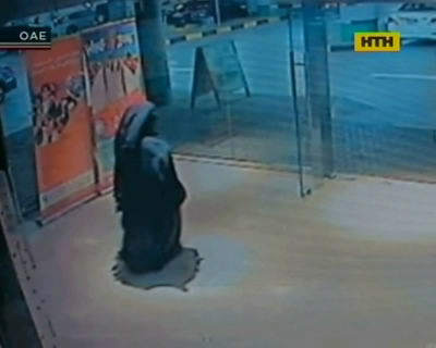Американку в ОАЭ зарезал неизвестный в парандже