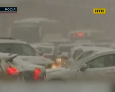 Москву завалило снегом