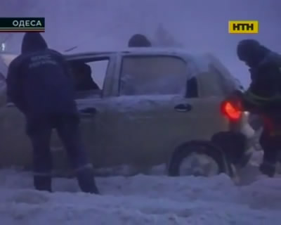 Одесситы сплотились против непогоды