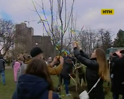 На выходных в столице посадили Дерево Мира