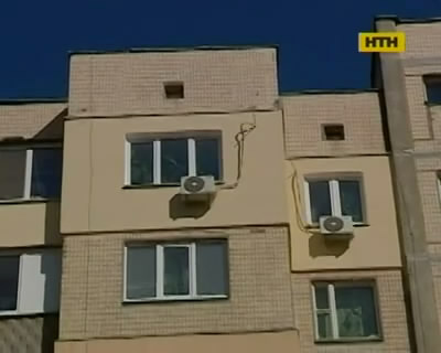Маленький киянин випав з восьмого поверху та дивом вижив