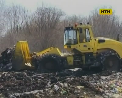 В Ромнах ищут женщину, которая выбросила на помойку новорожденного