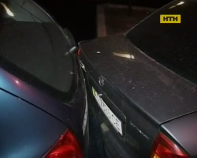 В столице пьяный водитель разбил припаркованные машины
