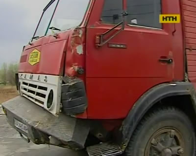 В столице Камаз без тормозов врезался в маршрутку
