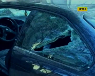 У Рівному месник розстріляв дві автівки