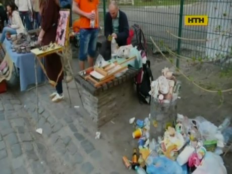 Ярмарка загадила Пейзажную аллею в столице