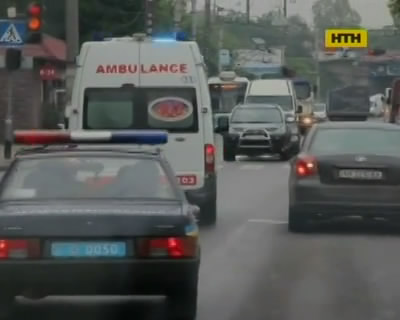 В Виннице водителей учат уважать машины "скорой"