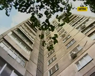 В Харькове при таинственных обстоятельствах выпала из окна школьница