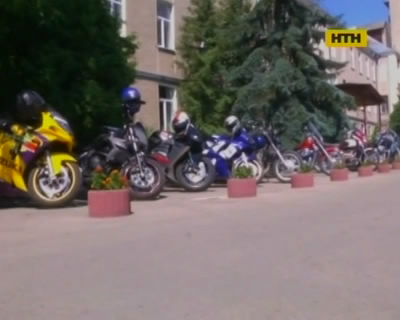 Байкеры Прикарпатья ищут мотоциклиста, который сбил ребенка и скрылся