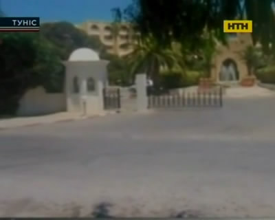 В Тунисе террористы расстреляли туристов