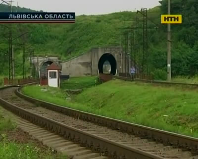 На Львівщині невідомі стріляли в охоронця залізничного тунелю