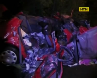На Рівненщині фура розчавила легковик