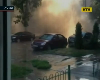 У Сумах випробування теплотраси перетворилося на кам'яний дощ