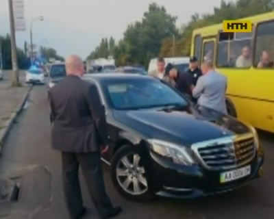 Киевские патрульные выписали штраф Суркису