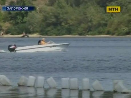 Запорізький міліціонер моторкою тяжко травмував жінку