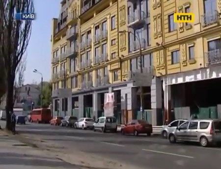 Киевляне требуют снести половину дома на Подоле
