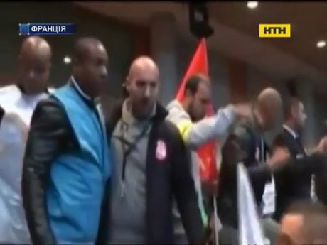 Французькі профспілки пілотів влаштували небувалий страйк