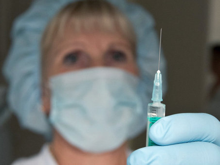 На Закарпатье министр агитировал за прививки против полиомиелита