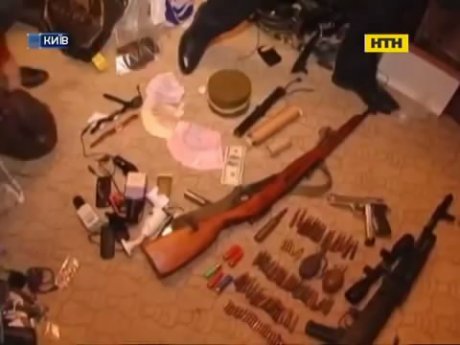 Як контролюють "чорний ринок" зброї