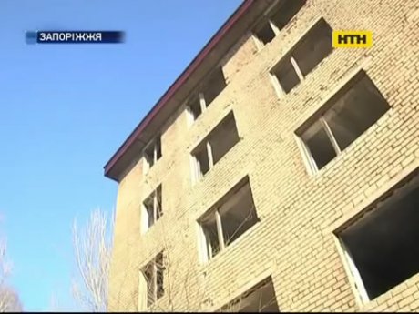 У Запоріжжі школяр зірвався з даху