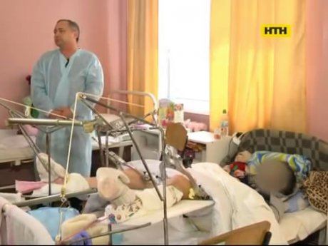Бум родительской безответственности - в Днепропетровской области двое детей выпали из окон