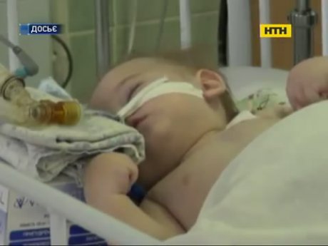 У Лисичанську батьки довели до коми немовля і залишили його помирати в лікарні