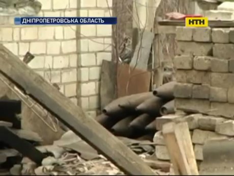 На Дніпропетровщині чоловіки підірвалися, пиляючи снаряди