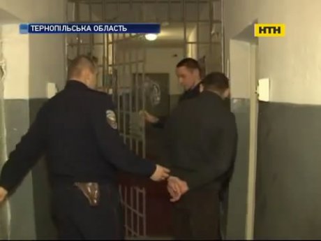 На Тернопільщині чоловік відрізав голову пенсіонеру-квартиранту