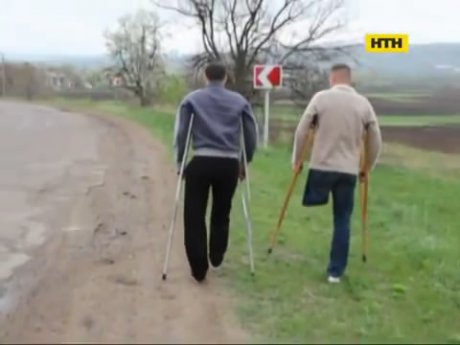 Водій-п'яниця, котрий скалічів двох молодиків на Вінниччині, гуляє на волі