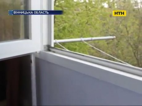 Малюк випав з вікна на Вінниччині