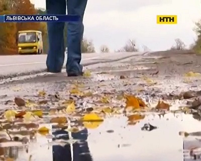 Двоє людей стали жертвами загадкової аварії на трасі Київ - Чоп