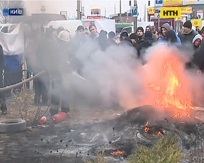 Підприємці столичного Харківського ринку впевнені, що їх виживають, вийшли на акцію протесту
