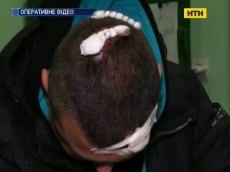 В Ровно двое студентов избили и ограбили таксиста
