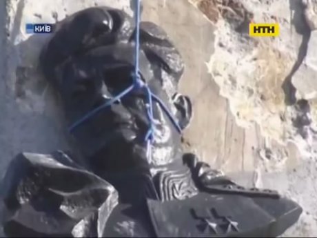 Что делать с советскими памятниками?