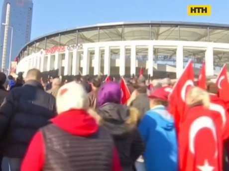 Число жертв теракта в Стамбуле продолжает расти