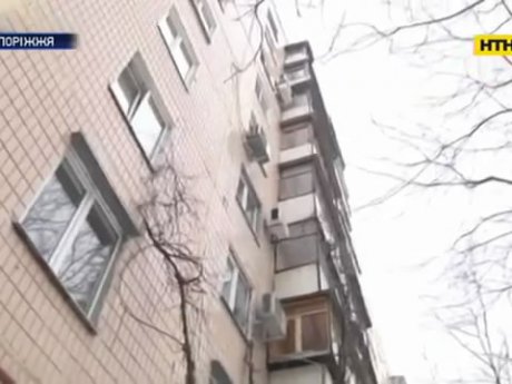 Запорожские копы спасли нетрезвую женщину от самоубийства