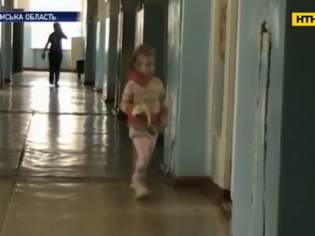 На Сумщине женщина покинула маленькую дочь без присмотра и пошла развлекаться