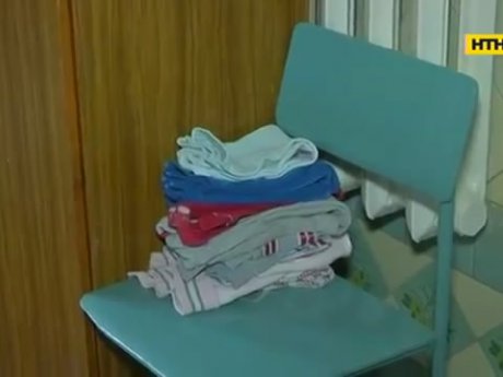 В Хмельницкой области спасли детей, которых мамаша заперла голодными в холодной квартире