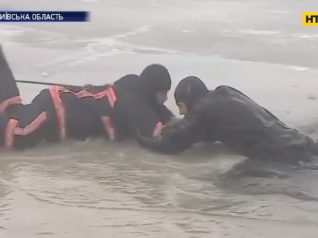 Когда не стоит выходить на лед и что делать, если беда все же случилась?