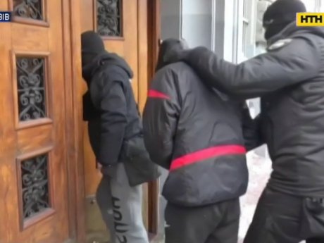 Во Львове задержали наркоторговца, который пытался подкупить руководство местной полиции