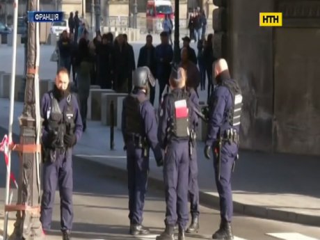 Исламисты совершили нападение в Лувре